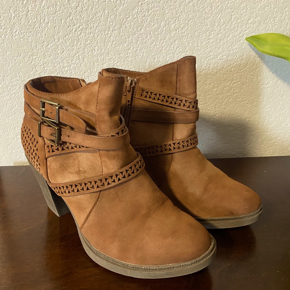 Not rated boots 7.5